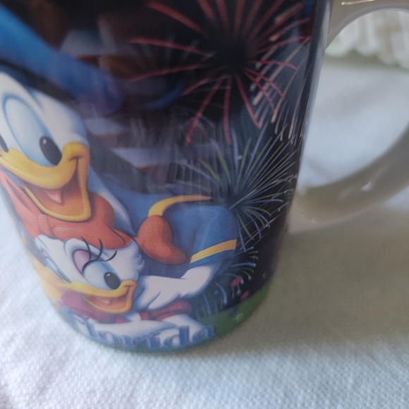 Walt Disney 2012 mugs - Picture 6 of 16